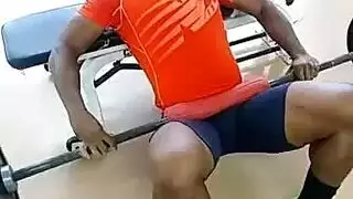 جولف بالسلاسل متحول جنسي