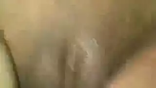 خدمة فموية: مص ولعق على عمود متصلب