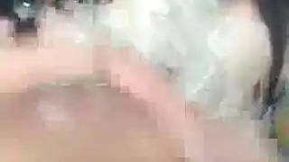 الخنثى كبيرة الثدي ليزا تمص قضيباً وتتلقى أحمالاً متعددة