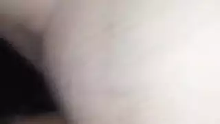 زوجة ساخنة تمارس الوضع العكسي مع شرج