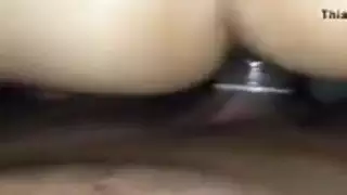 فتاة عربية تأخذ قضيب أسود كبير في مشهد إباحي صريح