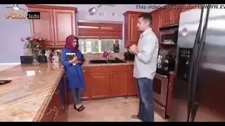 مضاجعة صريحة: شاب شرقي يأخذه من الخلف
