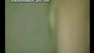 شقراء تخلع ملابسها بالكامل في مشهد إغراء وكيل صريح