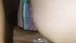 تصرخ من الجنس الفموي ثم تأخذ قذفة ساخنة