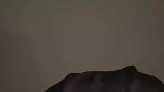 فتاتان يعملان في كوافير