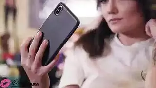 جمال غريب تُحشى مهبلها بألعاب جنسية صريحة