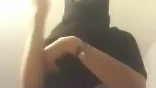 إباحية عربية قاسية: جنس جماعي وقذف