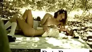 مثليات طالبات الجامعة: تقبيل عميق باللسان وجنس بحزام