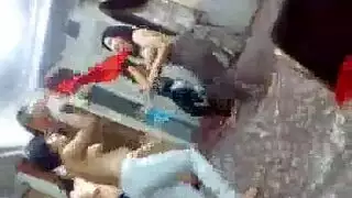 ثلاثية جامحة مع شابات مثيرة