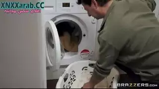 تبادل زوجين في الساونا زوجة ساخنة تتمتع بإيلاج مزدوج