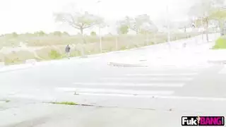 مارتينا سميرالدي في جنس شرجي صعب مع قذف هائل وحركة عنيفة