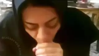 كسر المحرمات العائلية: قصص الأخوات المثيرة