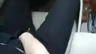 تجبرها على تمليس ملابسها