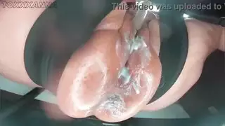 فرج ملمع بالزبدة يحصل على الحشوة التي تتوق إليها