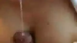 ممرضة تعاني من نقص المال تمارس الجنس مقابل إكراميات بابتسامة