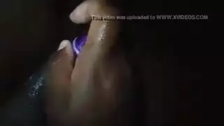 سمراء بعيون زرقاء تمارس الجنس مع معلمتها المتزوجة في مشهد سحاقي حار