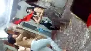 تجربة بيت دعارة vip: شراميط ترقص من أجل قضيب صلب