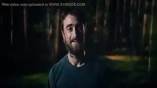 شيلي مشوي: فتاتان لاتينيتان ورجل في فعل صريح