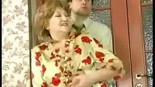 ينيك امو والخادمه تدخل