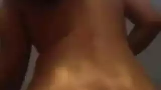 جنس شرجي عربي صريح: مشكلة قذف داخل المؤخرة على الكاميرا