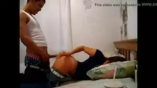 فتى مخدر يخترق بعنف فرج فتاة مراهقة