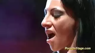 مباراة مصارعة إباحية مع أقزام مثيرة تطلق العنان