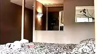 تسرب محرج يتحول إلى فعل إباحي مثلّي خام