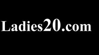 سحاقيات ضخمة الصدر تمص الثدي وتدخل الأصابع في المؤخرة