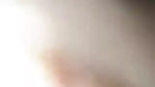 استمناء تحت الدش – فتاة مصرية تلعب ببظرها وتئن بصوت عالٍ